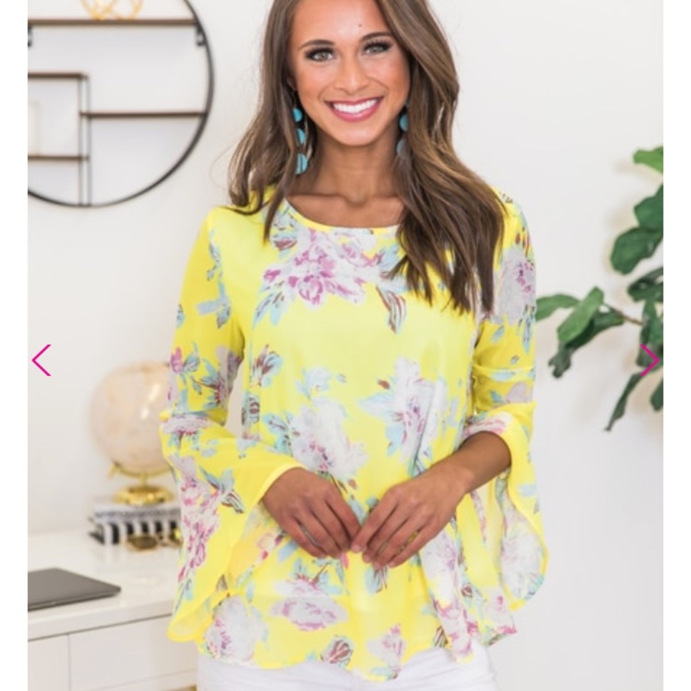 NWT- Pink Lilly - yellow floral top - small
